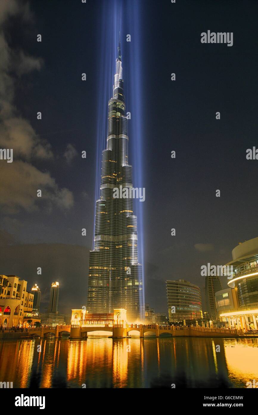 Blick auf neue Skyline von Dubai Business Bay mit Burj Khalifa Tower in Vereinigte Arabische Emirate VAE Naher Osten Stockfoto