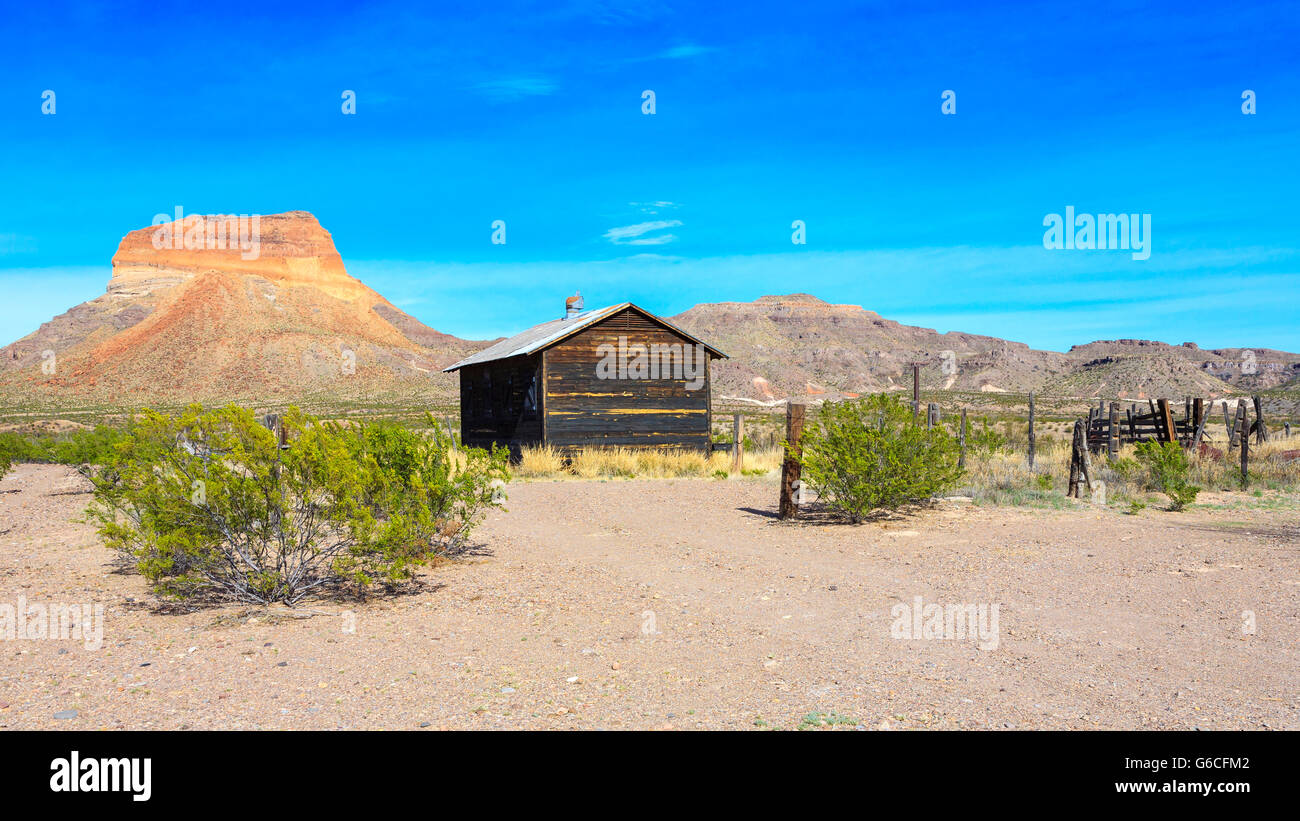Verlassene landwirtschaftliche Siedlung und Scheune in der Wüste, Castolon, Big Bend National Park, Texas, Vereinigte Staaten Stockfoto