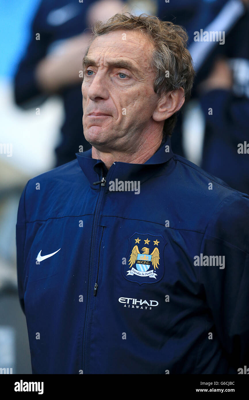 Fußball - Barclays Premier League - Manchester City gegen Newcastle United - Etihad Stadium Stockfoto