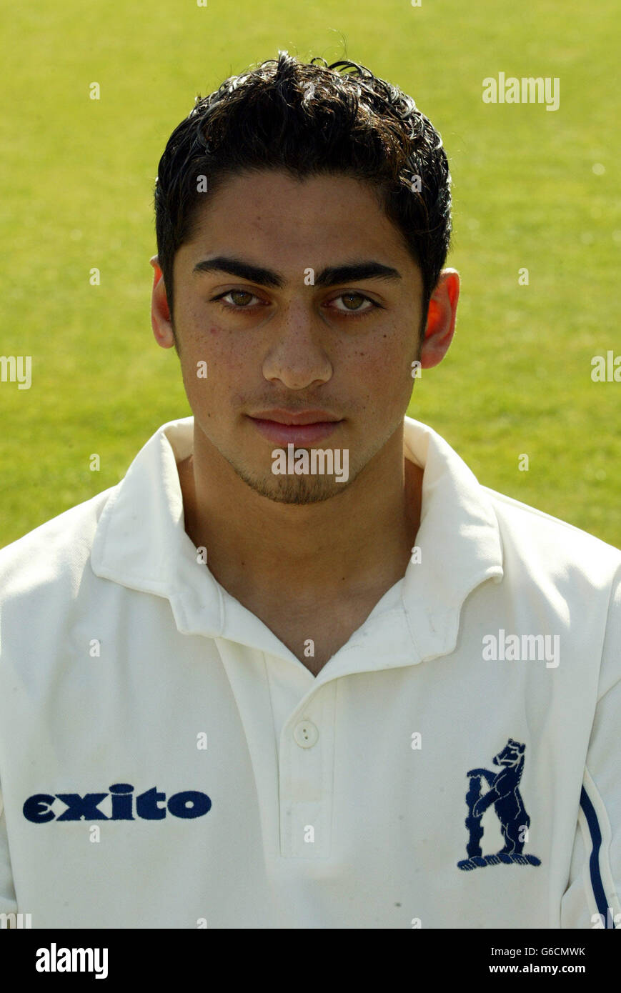 Naqaash Tahir - Warwickshire County Cricket Club 2003 Saison Fotocall in Edgbaston, Birmingham. Stockfoto