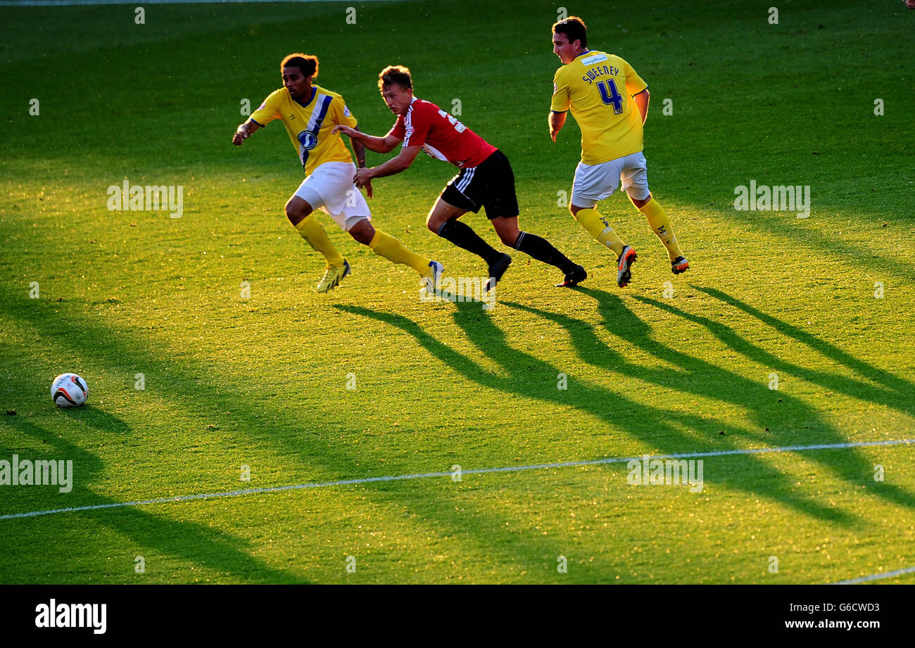 Fußball - Johnstone es Paint Trophy - Southern Area - erste Runde - Brentford V AFC Wimbledon - Griffin Park Stockfoto