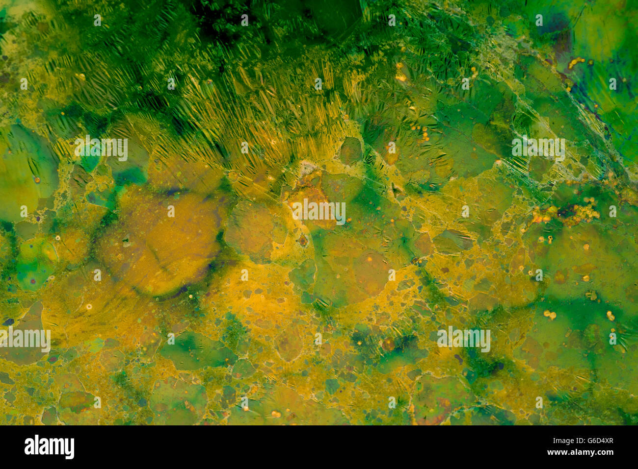 Grunge abstrakte Kunst in lebendigen grüne Kontrastfarben, malen vor Ort Textur Hintergrund Hintergrund. Stockfoto