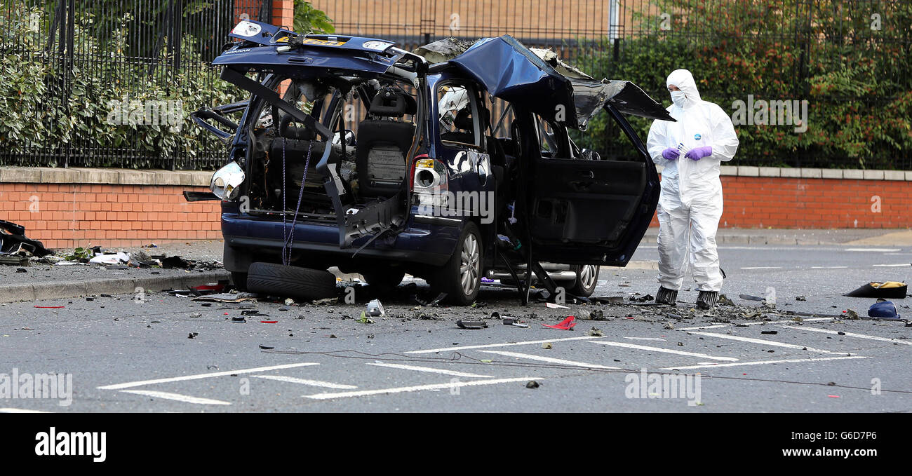 Kontrollierte Explosion auf Hallo-aufgebockt Auto Stockfoto