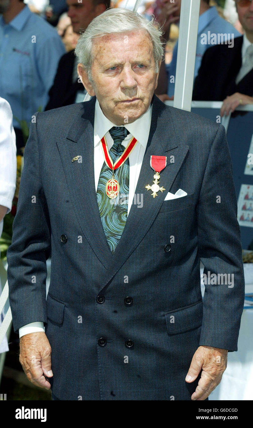 Sir Norman Wisdom Stockfoto