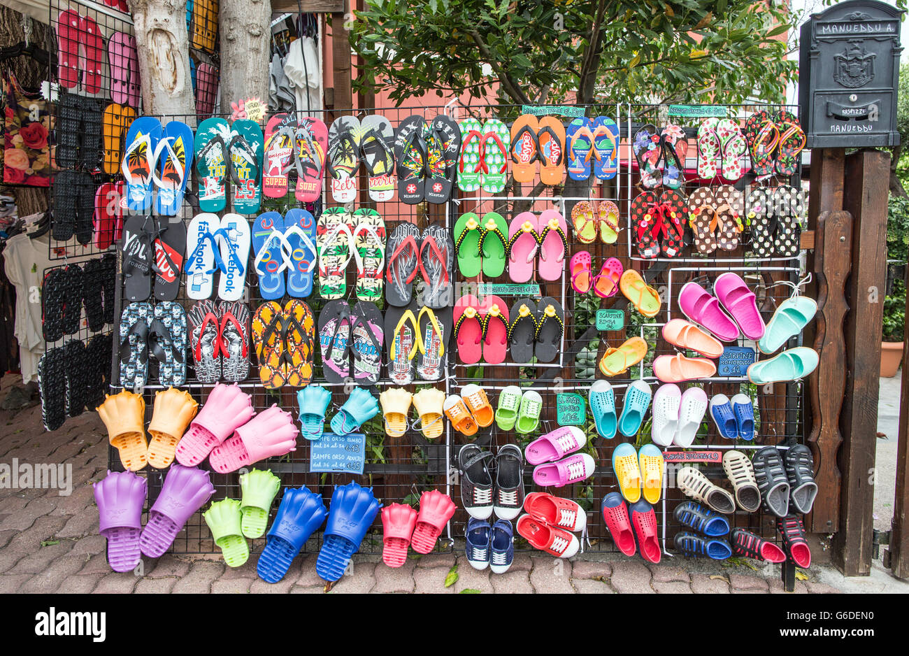 Flip Flop Schuh Stand San Teodoro Sardinien Italien Stockfoto