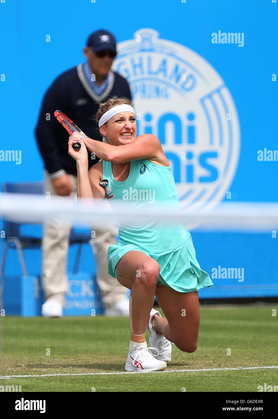 Timea Bacsinszky der Schweiz in Aktion gegen Kristina Mladenovic Frankreichs während der The Aegon International in Devonshire Park in Eastbourne. 21. Juni 2016. James Boardman / Tele Bilder + 44 7967 642437 Stockfoto