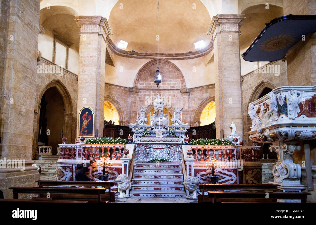Innenraum der Kathedrale De Santa Maria Alghero Sardinien Italien Stockfoto