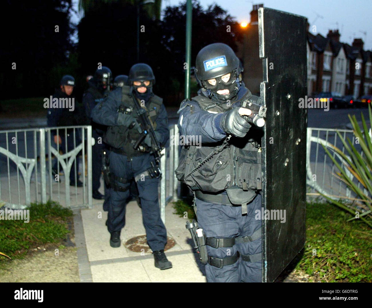 Pool law legal police officer Fotos und Bildmaterial in hoher