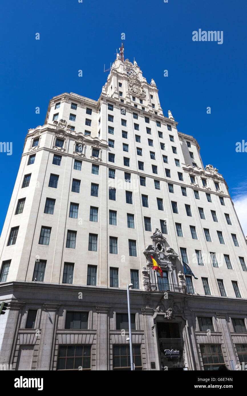 Die Telefonica-Gebäude auf der Gran Via in Madrid, Spanien Stockfoto