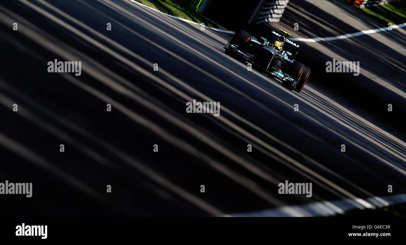 Mercedes Lewis Hamilton beim Qualifying-Tag für den Großen Preis von Italien 2013 beim Autodromo di Monza in Monza, Italien. Stockfoto