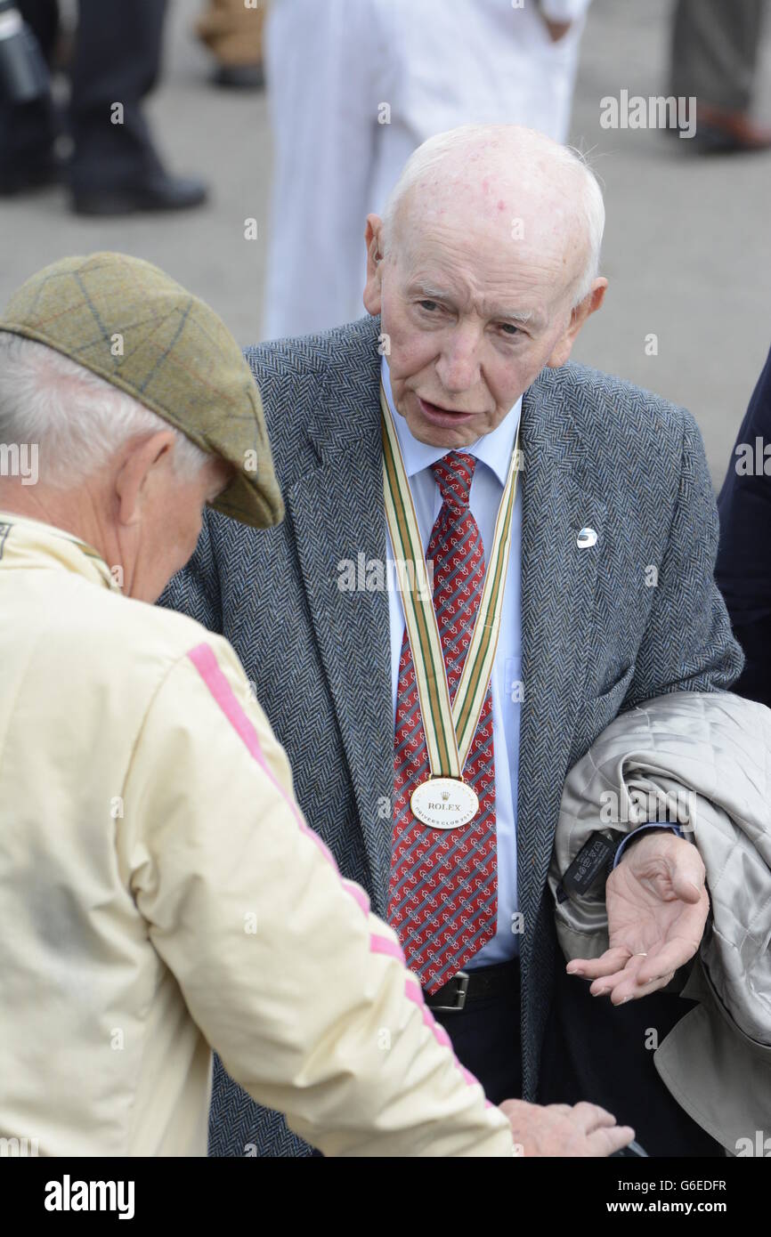 JOHN SURTEES EX WORLD CHAMPION CHATS DIE VERWENDUNG DIESES BILDES IST KOSTENFREI, SOFERN ES MIT EINER OBLIGATORISCHEN GUTSCHRIFT DES FOTOGRAFEN BEGLEITET WIRD. Stockfoto