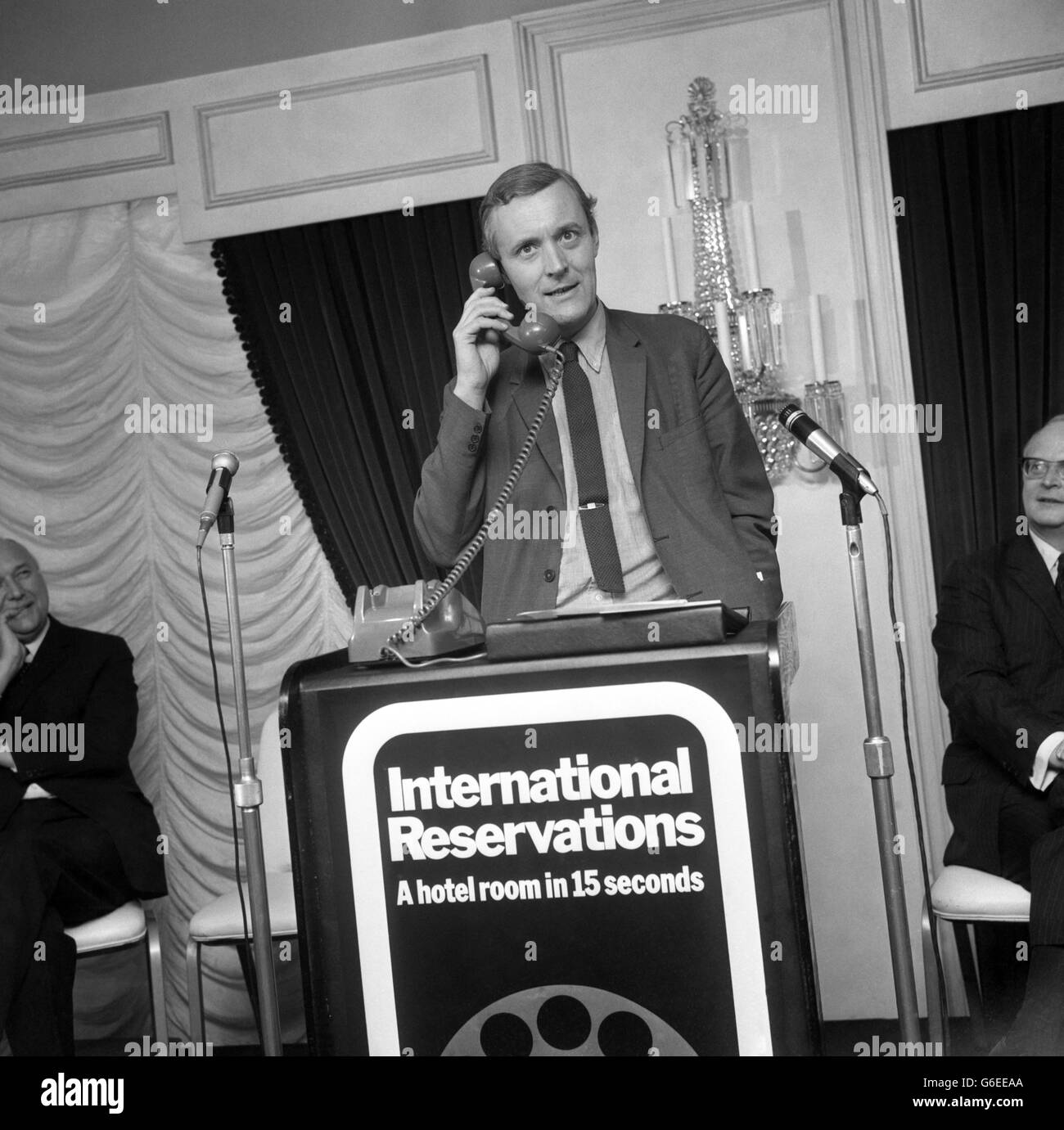 Politik - Tony Benn - International Hotel Reservierungen starten - Carlton Tower Hotel, London Stockfoto