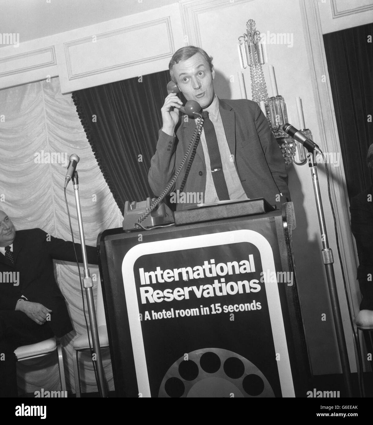 Politik - Tony Benn - International Hotel Reservierungen starten - Carlton Tower Hotel, London Stockfoto