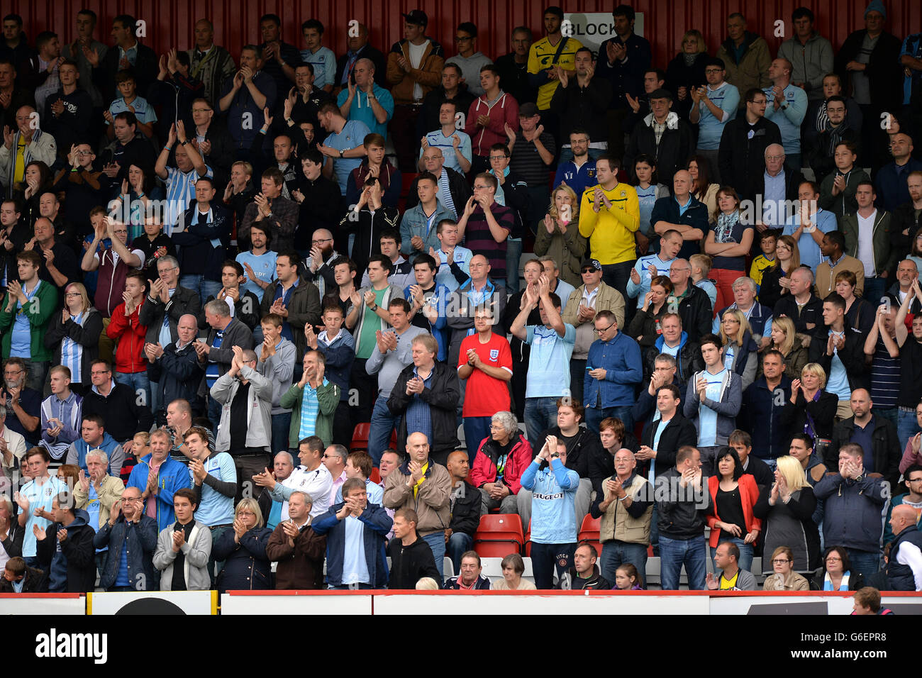 Fußball - Himmel Bet League One - Stevenage gegen Coventry City - Lamex Stadion Stockfoto