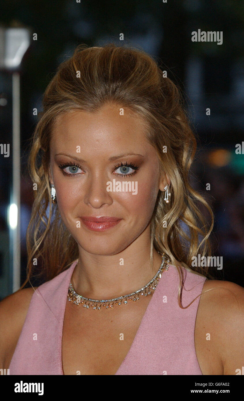 Die Schauspielerin Kristanna Loken, die am Odeon Leicester Square zur Premiere von Terminator 3: Rise of the Machines ankommt. Stockfoto