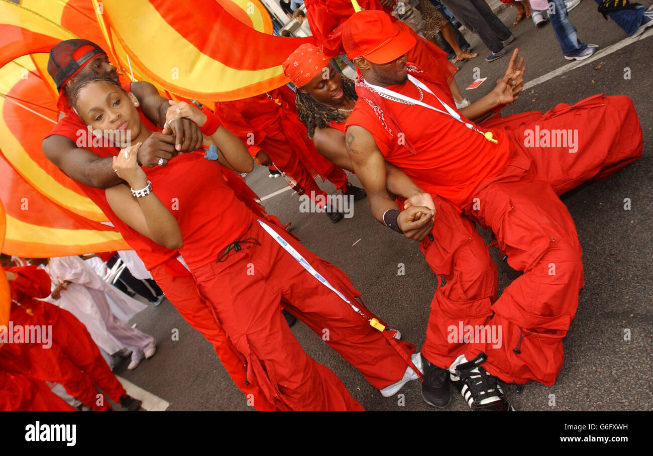 Notting Hill Carnival 2003. Treiben Sie Darsteller auf dem Notting Hill Karneval in London. Stockfoto