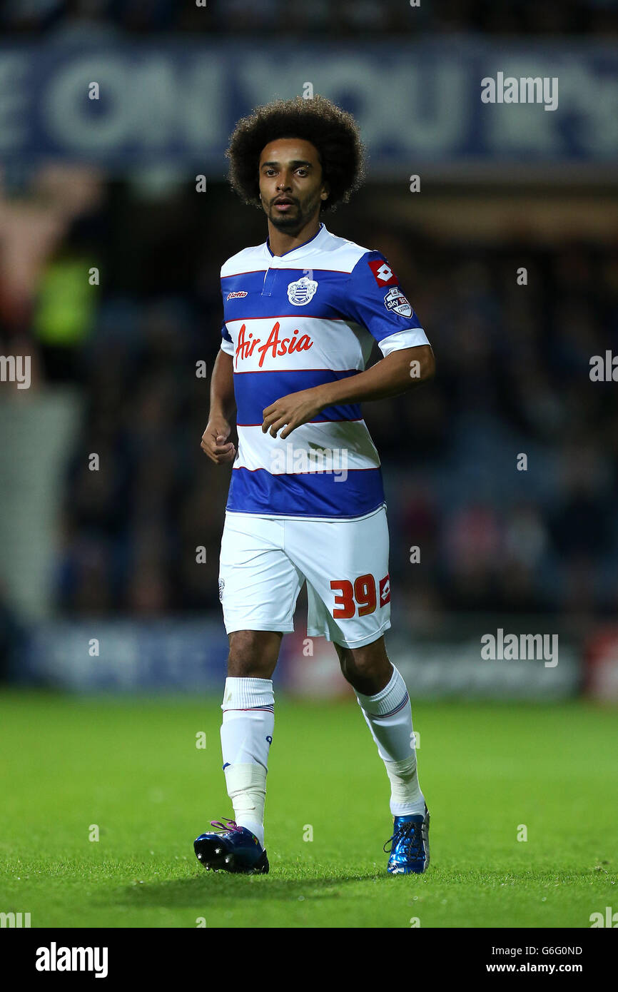 Fußball - Sky Bet Championship - Queens Park Rangers gegen Brighton und Hove Albion - Loftus Road. Benoit Assou-Ekotto, Queens Park Rangers Stockfoto