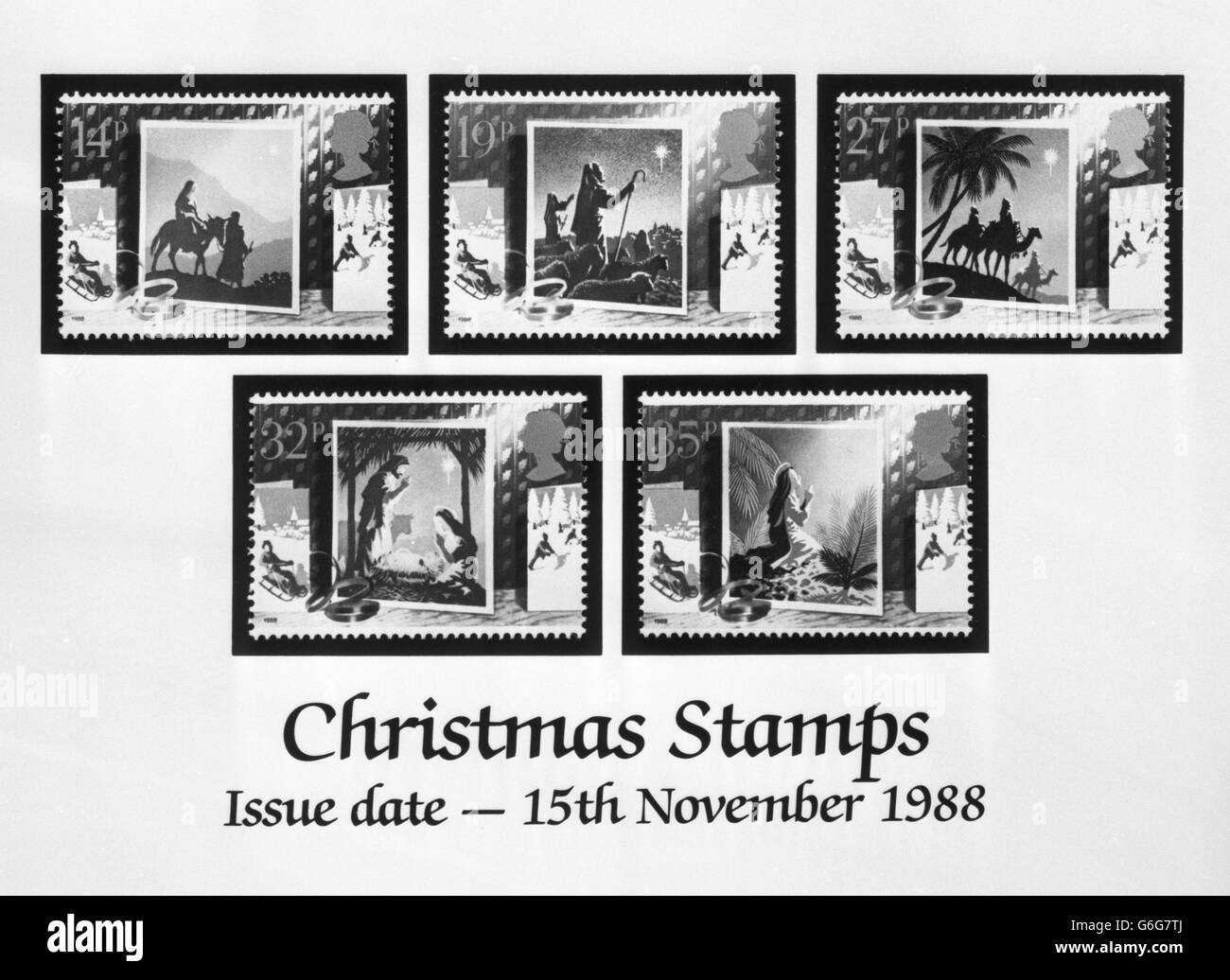 Fünf Royal Mail Weihnachtsmarken erzählen die Geschichte der Geburt. Sie sind die Arbeit der Designfirma Trickett und Webb. Stockfoto