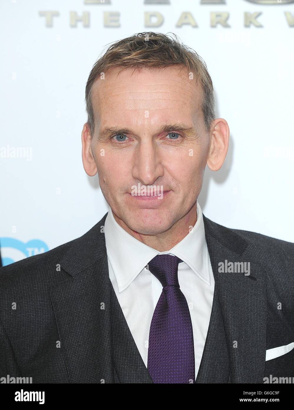 Christopher Eccleston kommt zur Weltpremiere von Thor : Dark World am Odeon Leicester Square in London an. Stockfoto