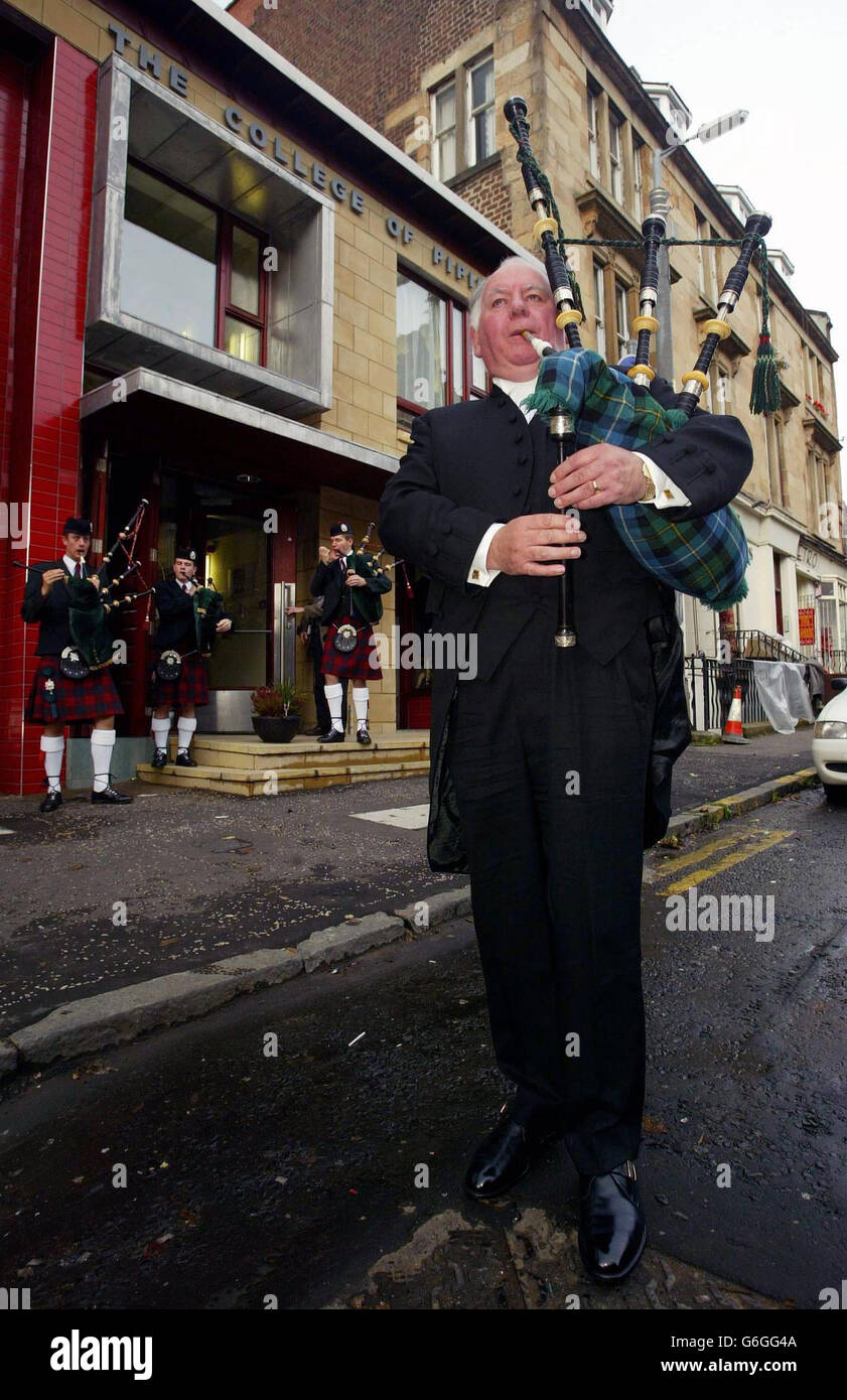 Michael Martin Eröffnung des The College of Piping Stockfoto