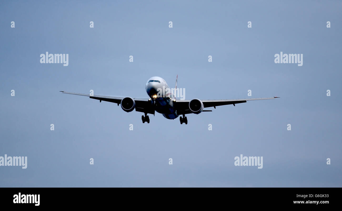 Ein Flugzeug von Biman Bangladesh Airlines landet am Flughafen Heathrow PRESSEVERBAND Foto. Bilddatum: Sonntag, 13. Oktober 2013. Siehe PA Story. Bildnachweis sollte lauten: Steve Parsons/PA Wire Stockfoto