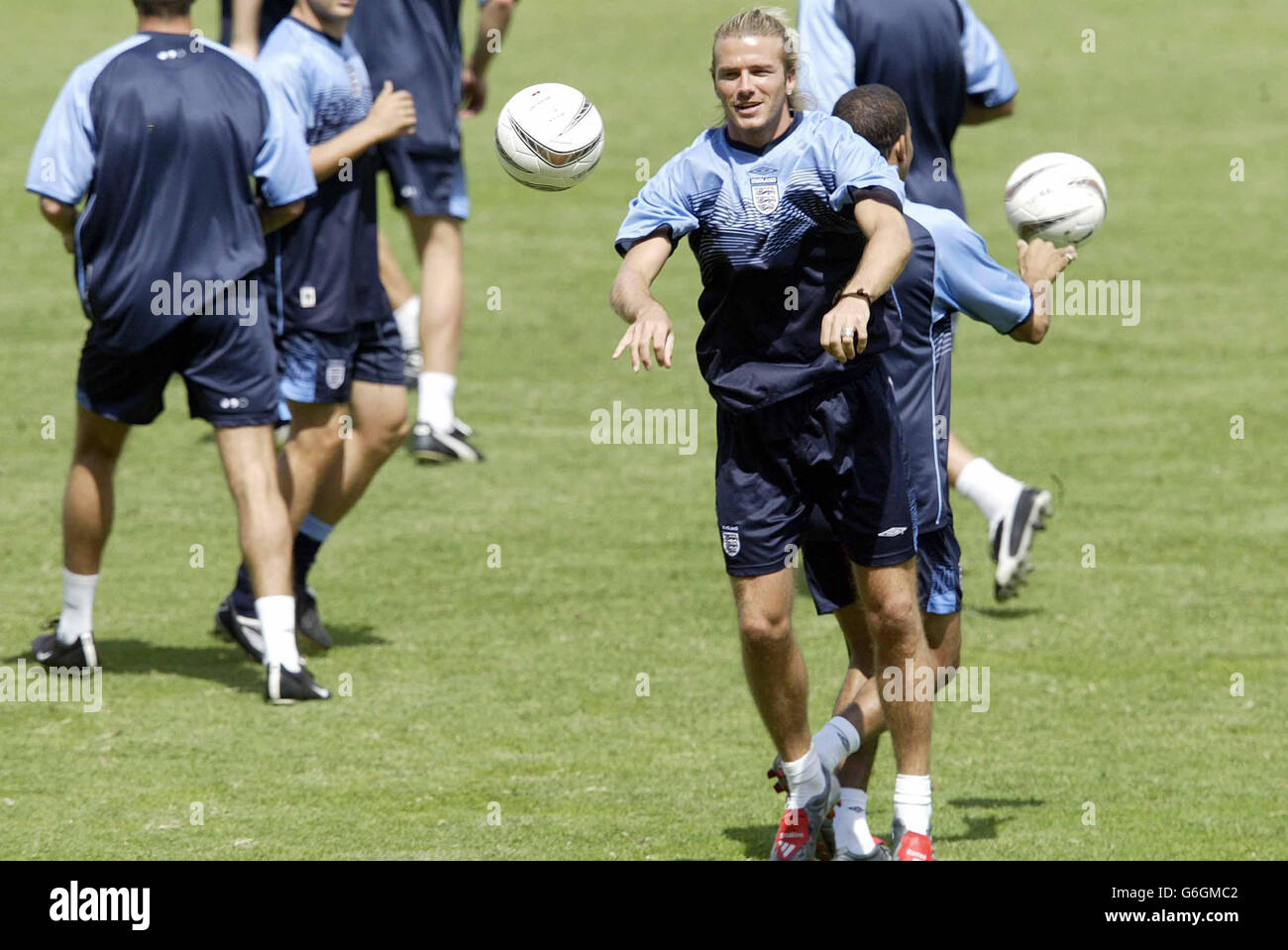 England Kapitän David Beckham während des Trainings im City Stadium, Skopje, Mazedonien, für das Mannschaftsspiel gegen Mazedonien am Samstag. Beckham sagte heute, er sei zuversichtlich, er sei fit zu spielen. Stockfoto