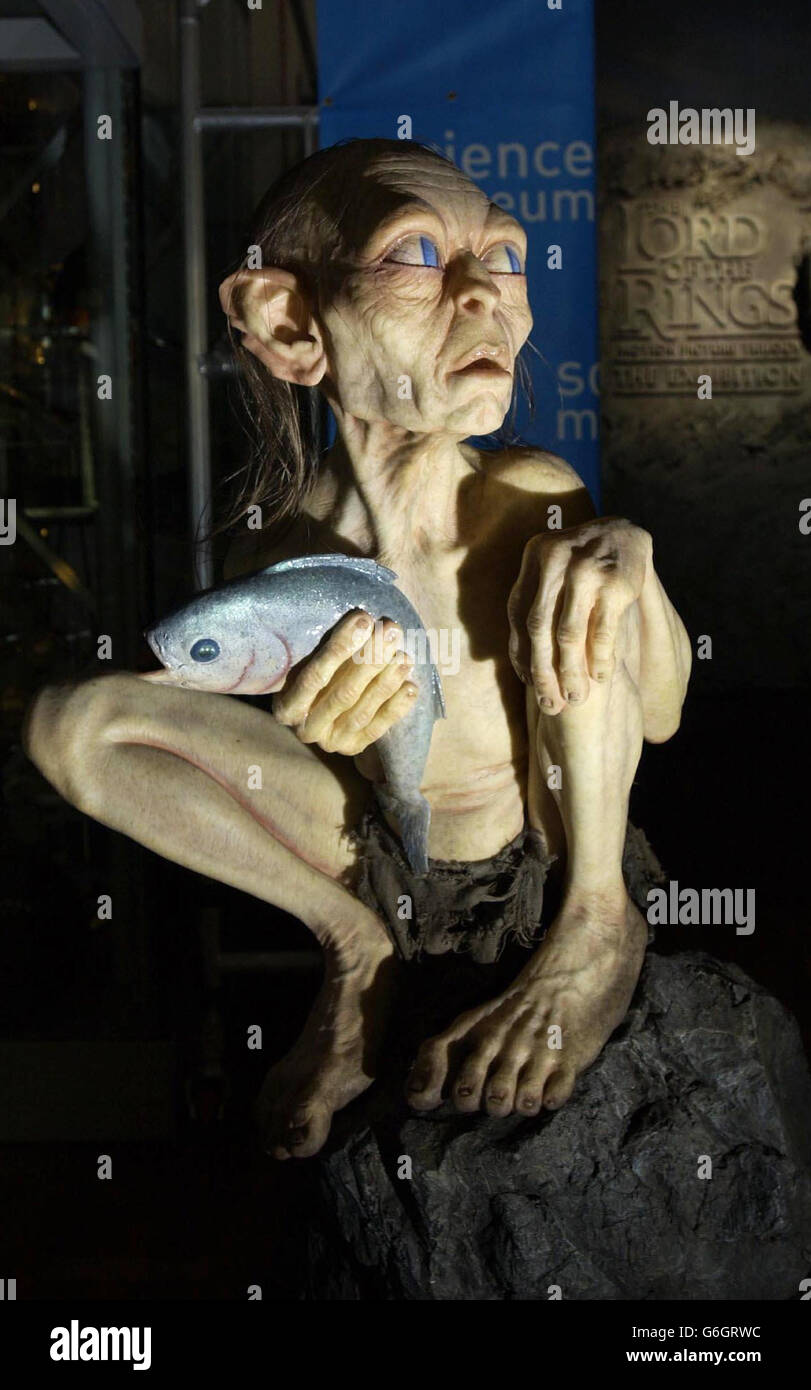 Ein Modell von Gollum während einer Fotoausstellung zum Start von The Herr  der Ringe: The Exhibition, im Science Museum in South Kensington, London.  Die Ausstellung, die Requisiten, Kostüme und Artefakte aus der