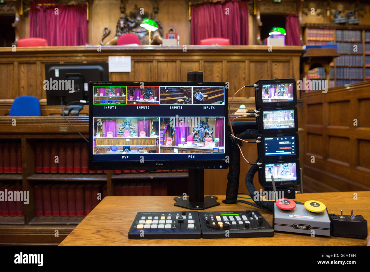 21. Oktober 2013. Gericht vier am Royal Courts of Justice in London, das mit Fernsehkameras ausgestattet wurde, um ab Oktober 31 Live-Bilder von ausgewählten Gerichtsverfahren zu übertragen. Stockfoto
