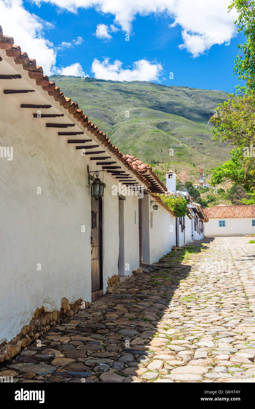 Kopfsteinpflaster kolonialen Straße in Villa de Leyva, Kolumbien Stockfoto