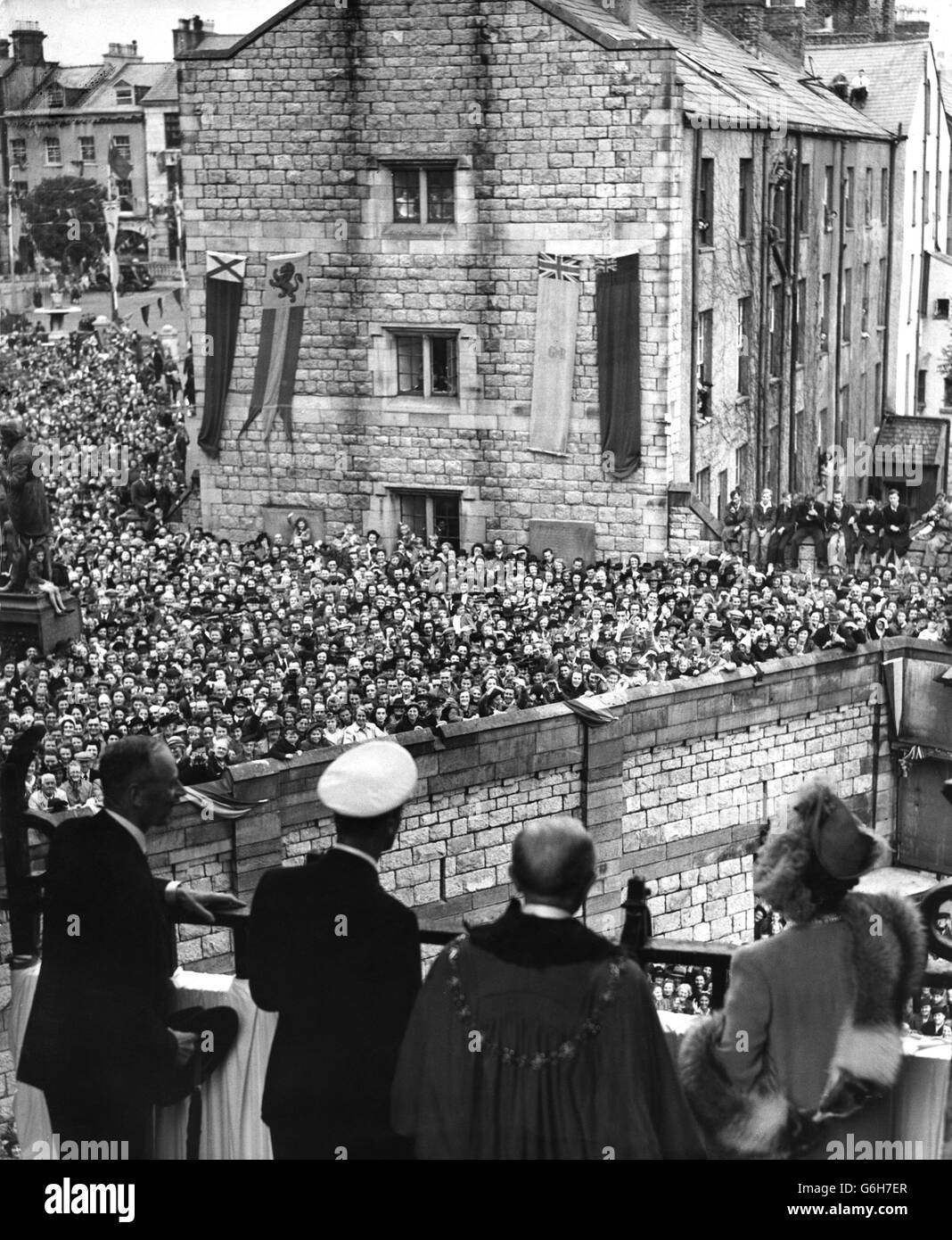 Royalty - königliche Tour von Nord-Wales - Caernarvon Castle Stockfoto