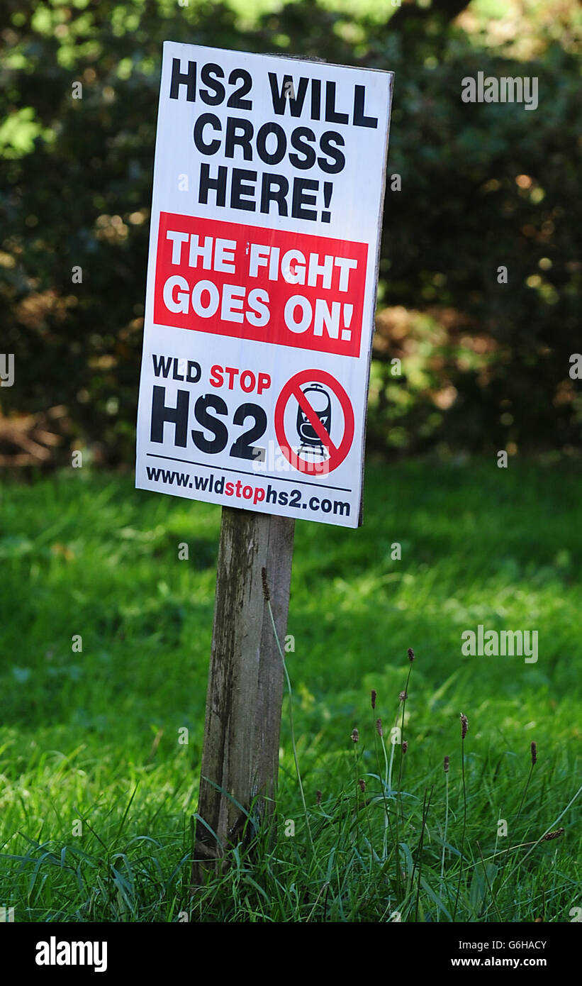 Eine allgemeine Ansicht eines Anti-HS2-Zeichens in Whittington, Staffordshire. Stockfoto