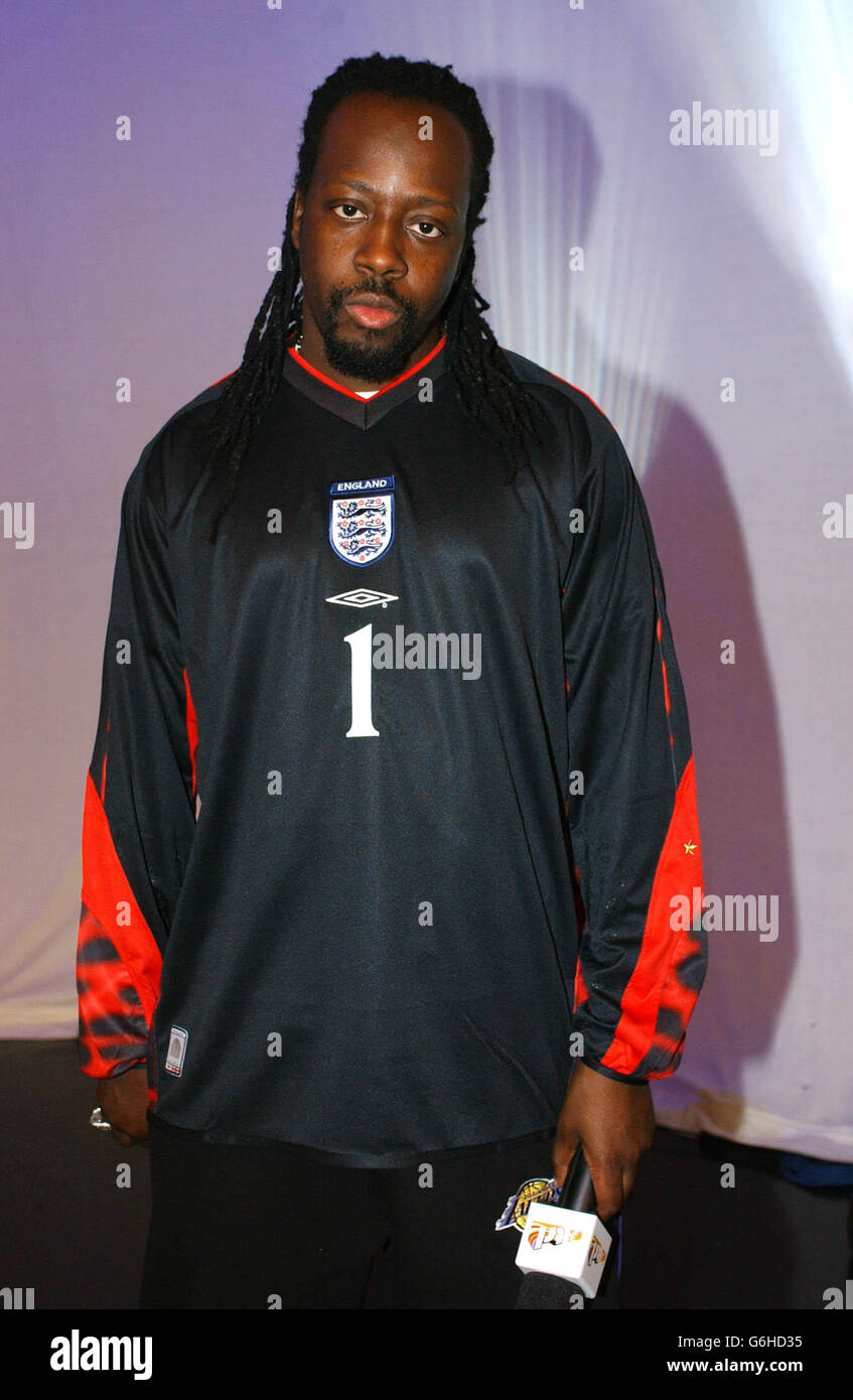 Wyclef Jean während seiner Gastaufenthalten bei MTV's TRL UK in den MTV Studios in Camden, Nord-London. Stockfoto