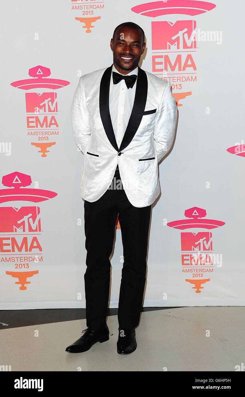 MTV Europe Music Awards - Ankunft - Amsterdam. Tyson Beckford im Pressesaal der MTV Europe Music Awards 2013 im Ziggo Dome Amsterdam, Niederlande. Stockfoto