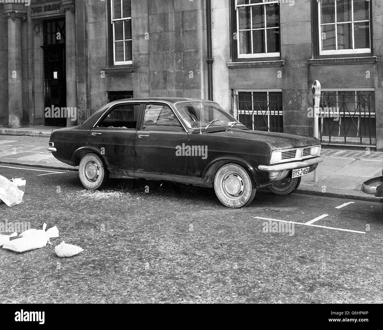 Ein blaues Viva, Kennzeichen BYS 246 B, Auto ließ seine Bombe in der Dean Stanley Street entschärfen. Scotland Yard bittet um Informationen von jedem, der diese Autos im Metropolitan Police District gesehen hat. Stockfoto