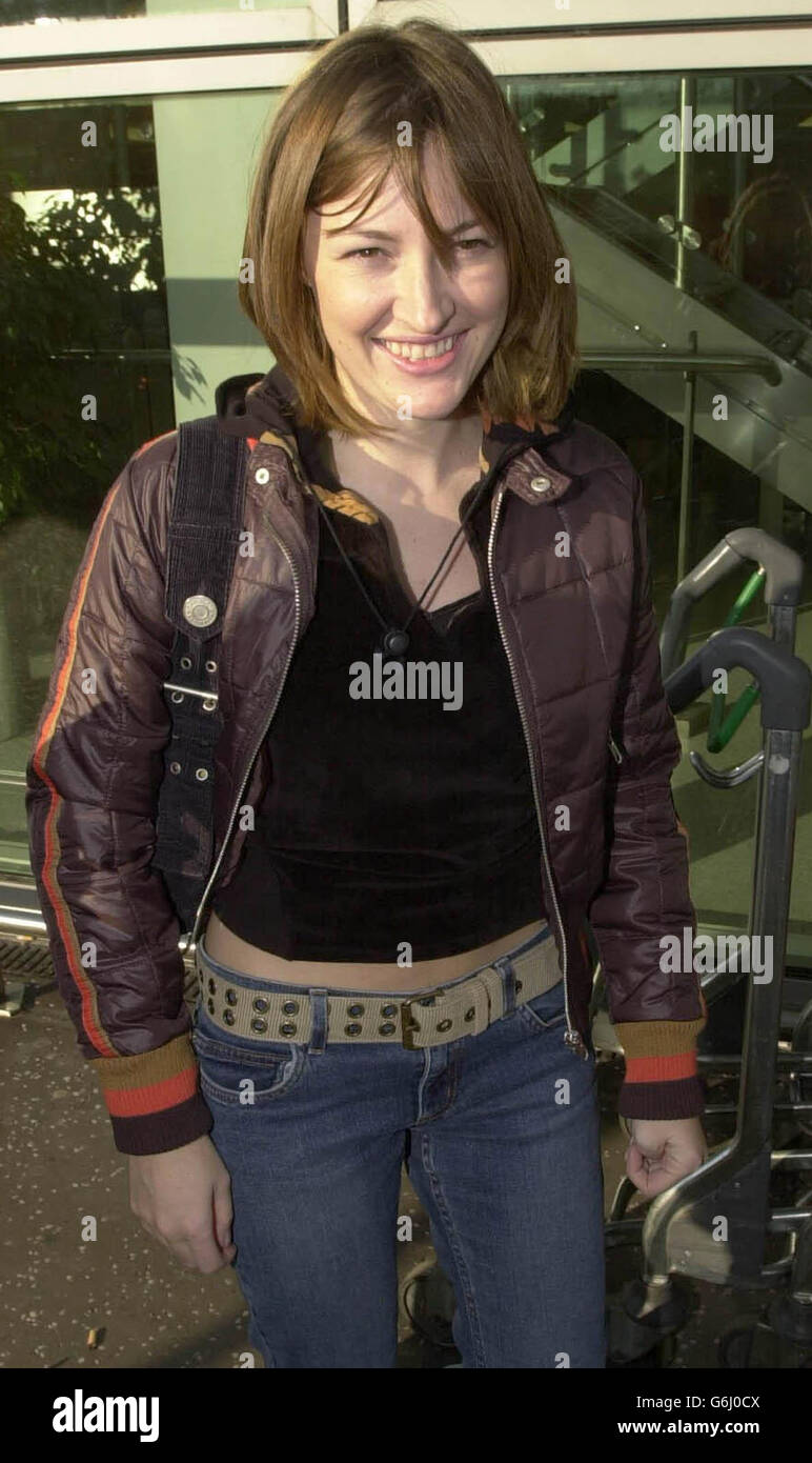 Die Schauspielerin Kelly MacDonald am Flughafen Edinburgh, nachdem sie gestern Abend bei den MTV Europe Music Awards in Edinburgh auftrat. Stockfoto