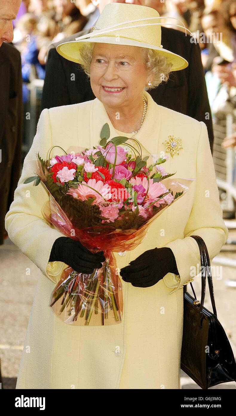 Königin Elizabeth II Tour von Enfield Markt Stockfoto