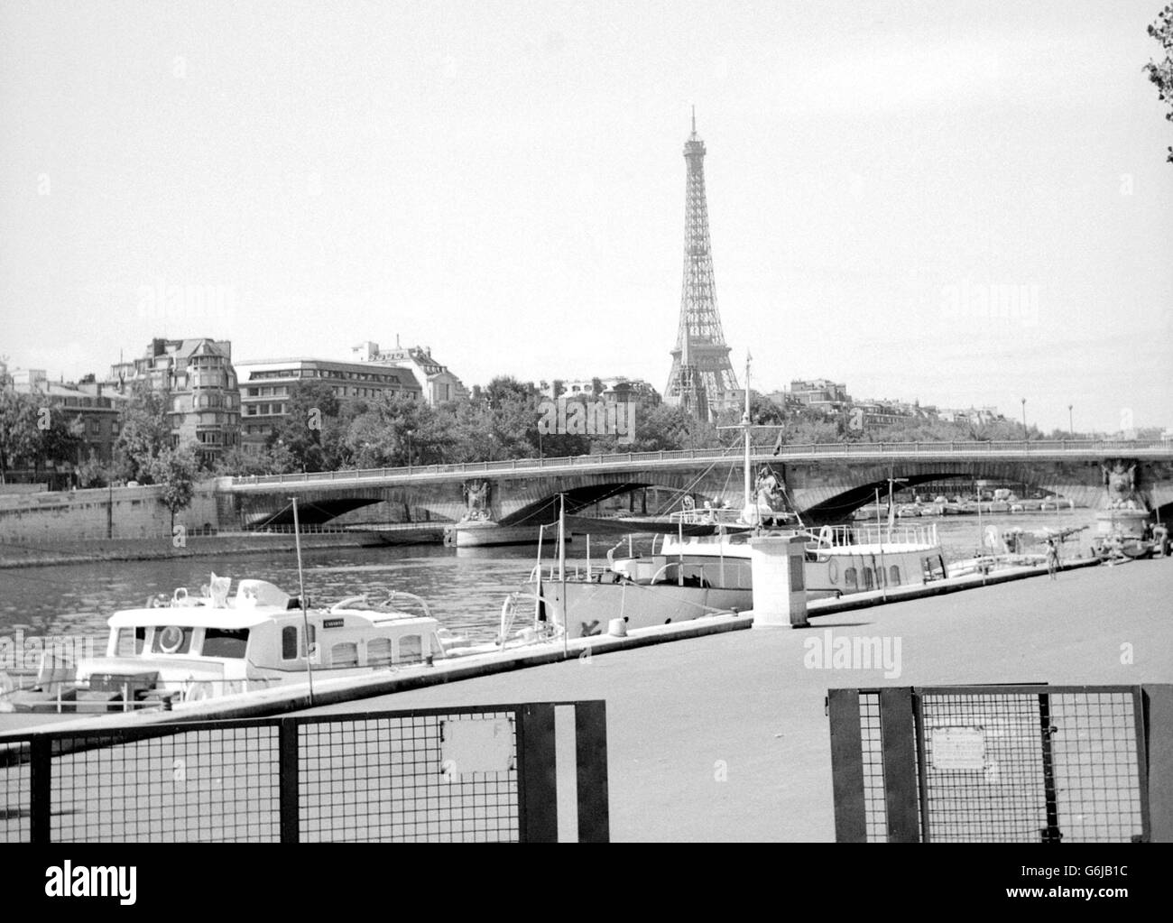 Ein Blick auf den Eiffelturm. Stockfoto
