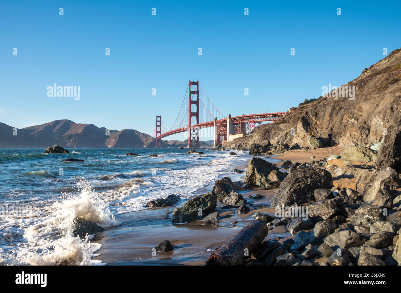 Golden Gate Bridge, Marshalls Strand, Felsenküste, San Francisco, USA, Nordamerika Stockfoto
