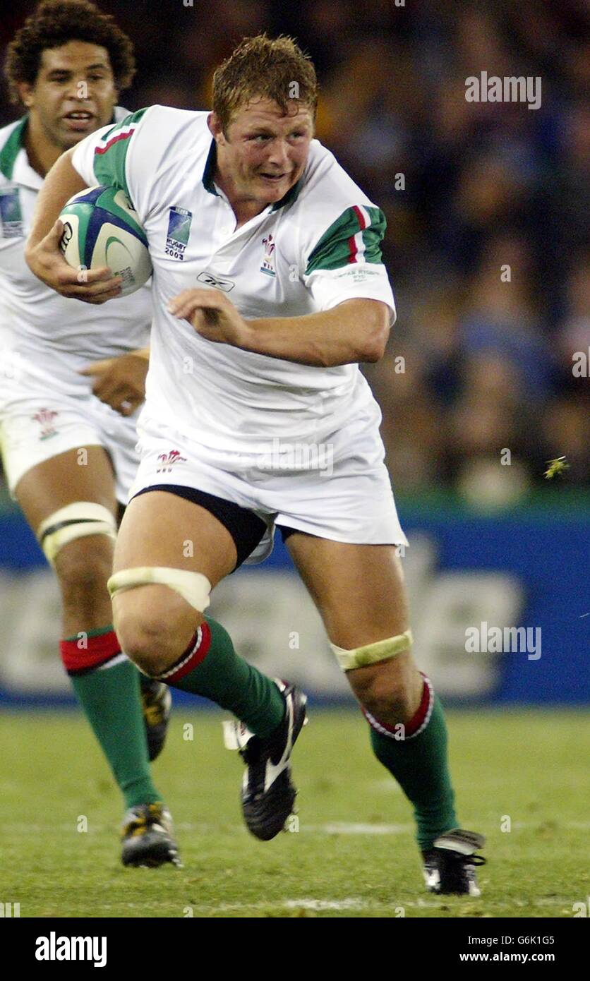 Der walisische Dafydd Jones bei ihrem Rugby Union World Cup Poolspiel im Telstra Dome, Melbourne. KEINE NUTZUNG DES MOBILTELEFONS. WEBSITES DÜRFEN WÄHREND DES SPIELS NUR ALLE FÜNF MINUTEN EIN BILD VERWENDEN. Stockfoto