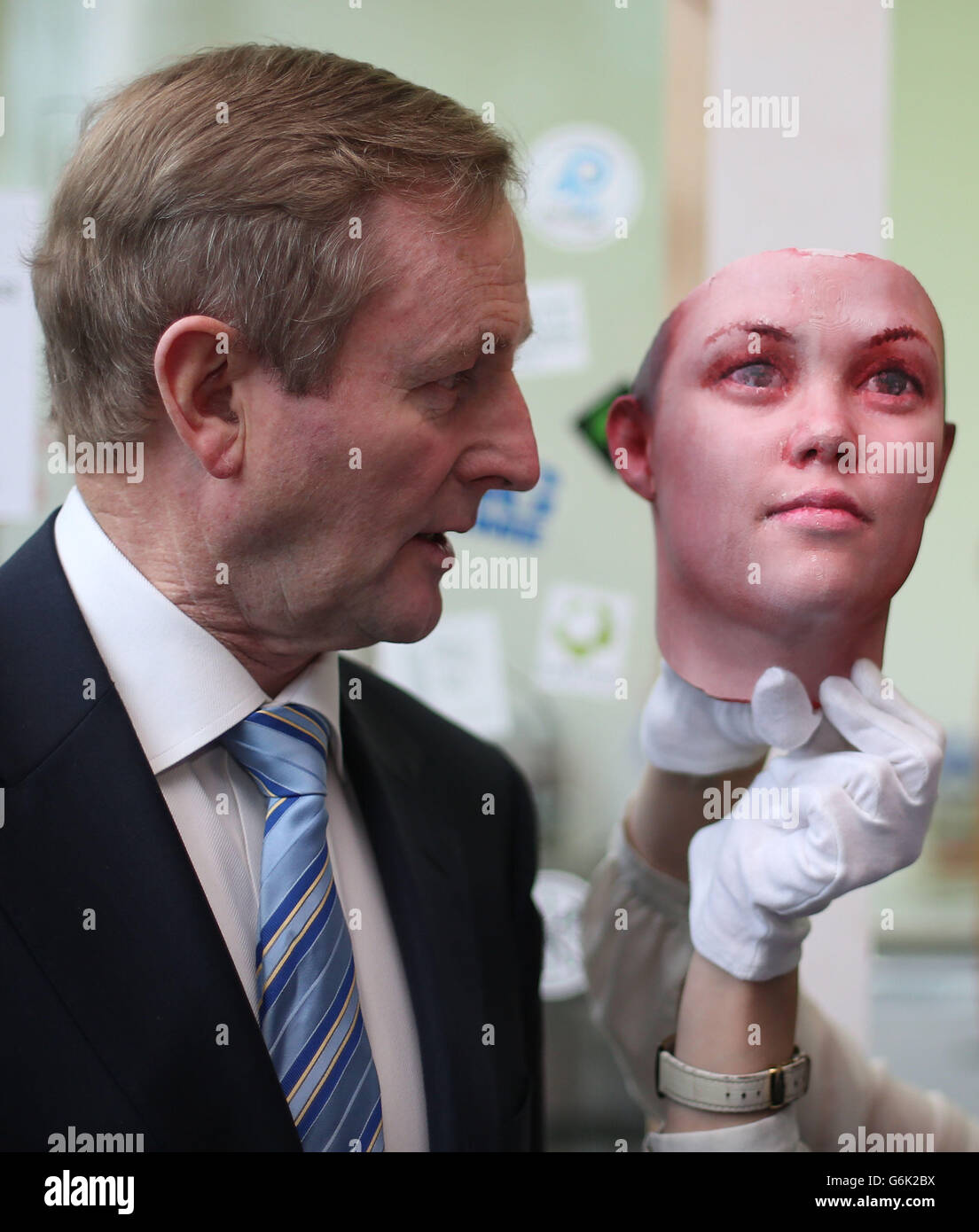 Enda Kenny in der Science Gallery - Dublin Stockfoto