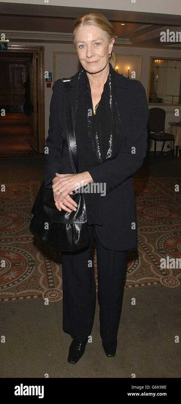 Schauspielerin Vanessa Redgrave Kommt An Fotos Und Bildmaterial In schauspielerin-vanessa-redgrave-kommt-an-fotos-und-bildmaterial-in