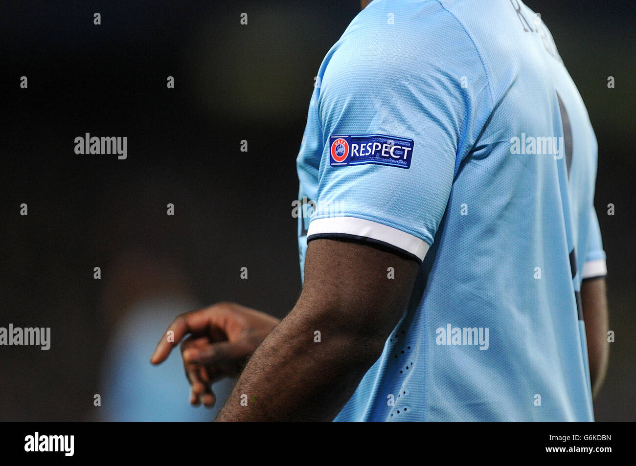 Fußball - UEFA Champions League - Gruppe D - Manchester City / Viktoria Plzen - Etihad Stadium. Ein respektvoller Armreif auf dem Ärmel von Fernandinbo in Manchester City Stockfoto