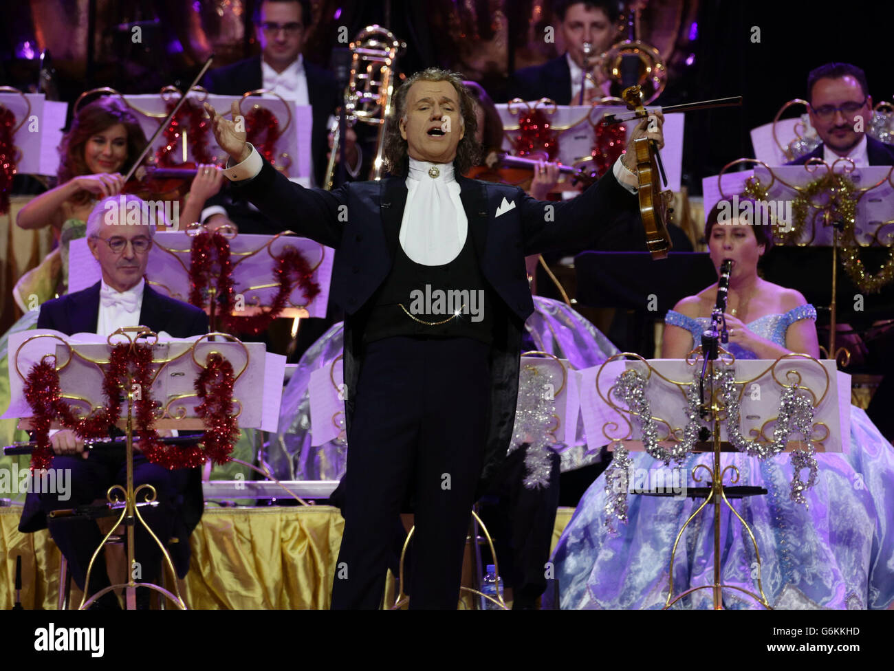 Andre Rieu Performance - London. Der niederländische Geiger und Dirigent Andre Rieu tritt in der Wembley Arena in London auf. Stockfoto