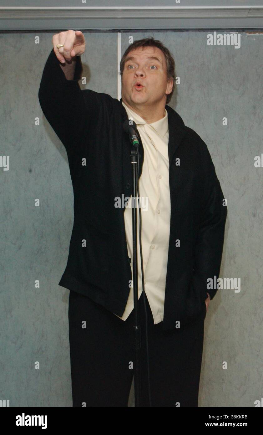 Sänger Meat Loaf bei einer Pressekonferenz im Royal Garden Hotel, Kensington, im Zentrum von London, wo er alle über seine Gesundheit und seine bevorstehenden Konzerttermine nach seinem jüngsten Zusammenbruch auf der Bühne informierte. Stockfoto