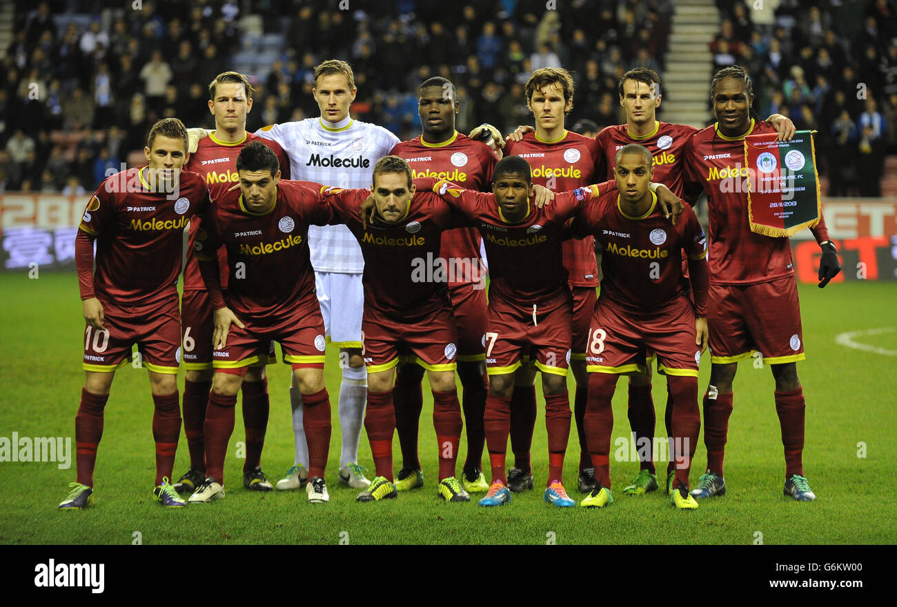 Fußball - UEFA Europa League - Gruppe D - Wigan Athletic / Zulte Waregem - DW Stadium. Zulte-Waregem steht Wigan Athletic gegenüber. Stockfoto