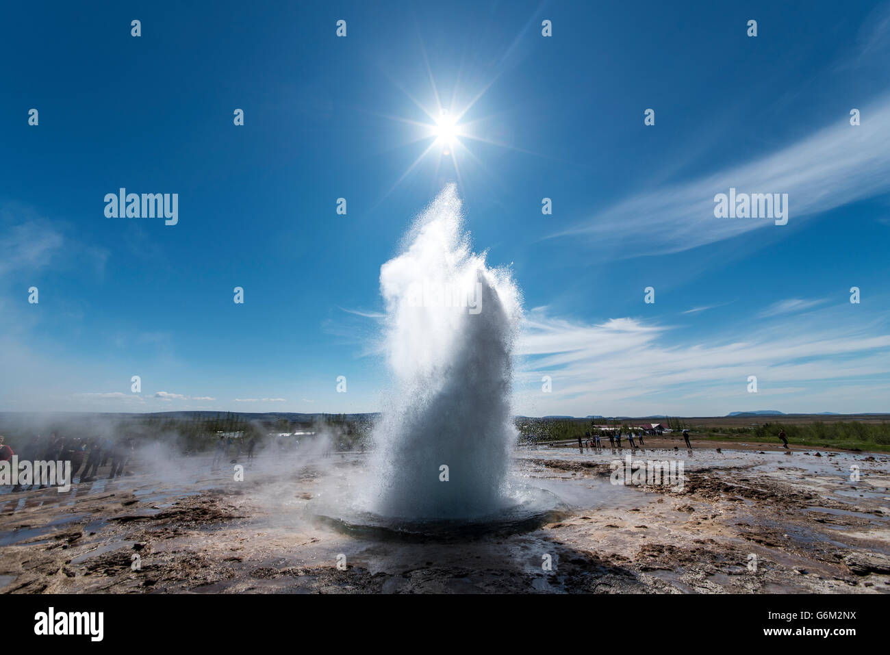 Strokkur Geysir in Keflavík Geysir geothermische Gebiet ausbricht Stockfoto