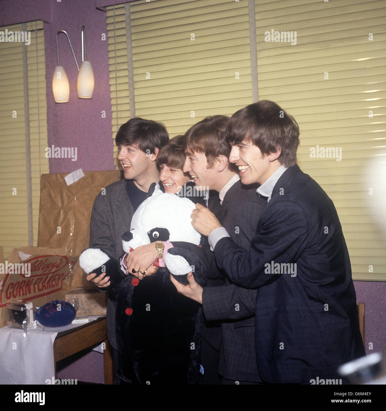 Musik - The Beatles - Manchester. Die Beatles Backstage in Manchester Stockfoto