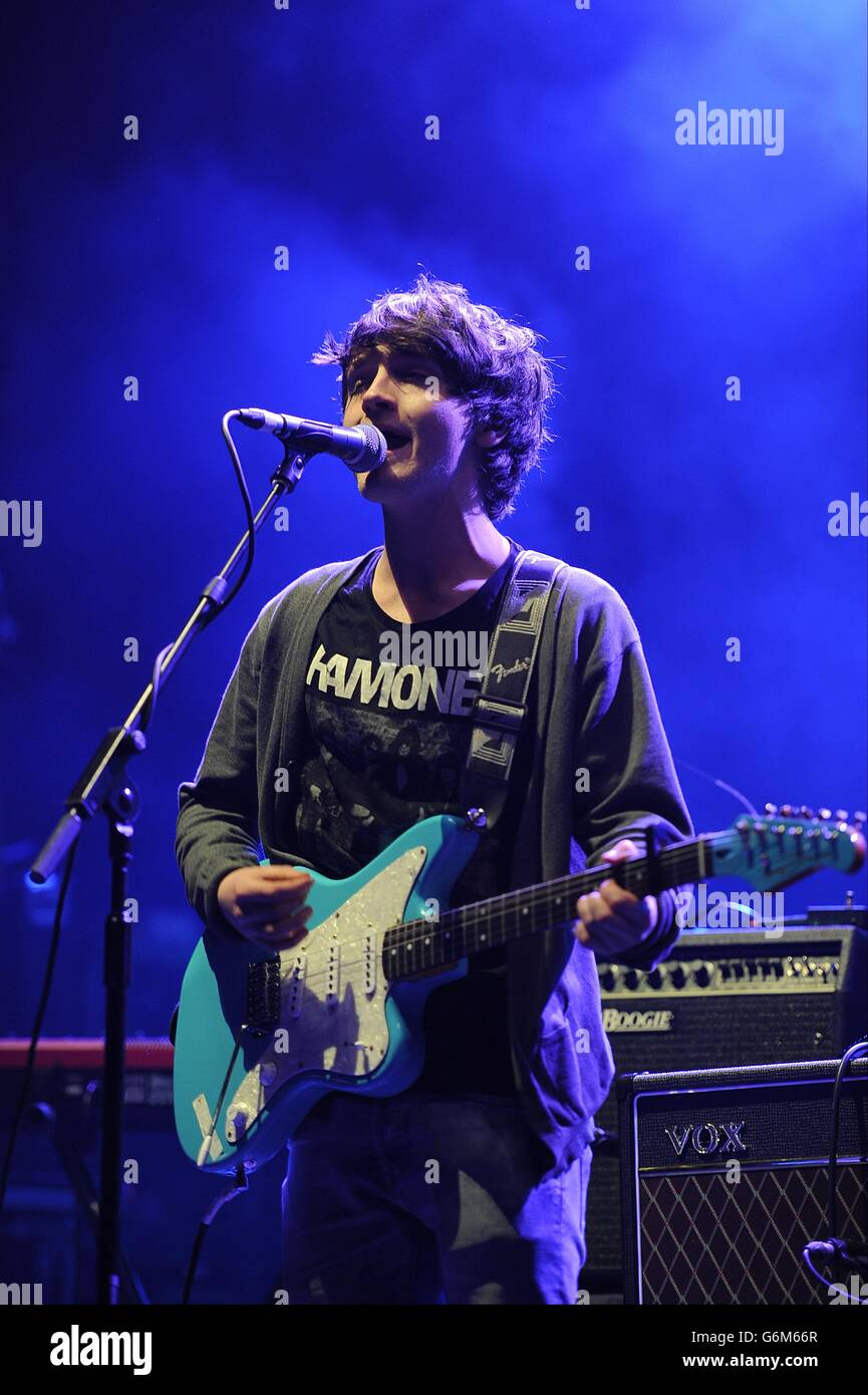 Wettbewerbssieger Harry Corbett von Arcane Flux tritt im Winter Wonderland 2013 von XFM im O2 Apollo Manchester auf. Stockfoto