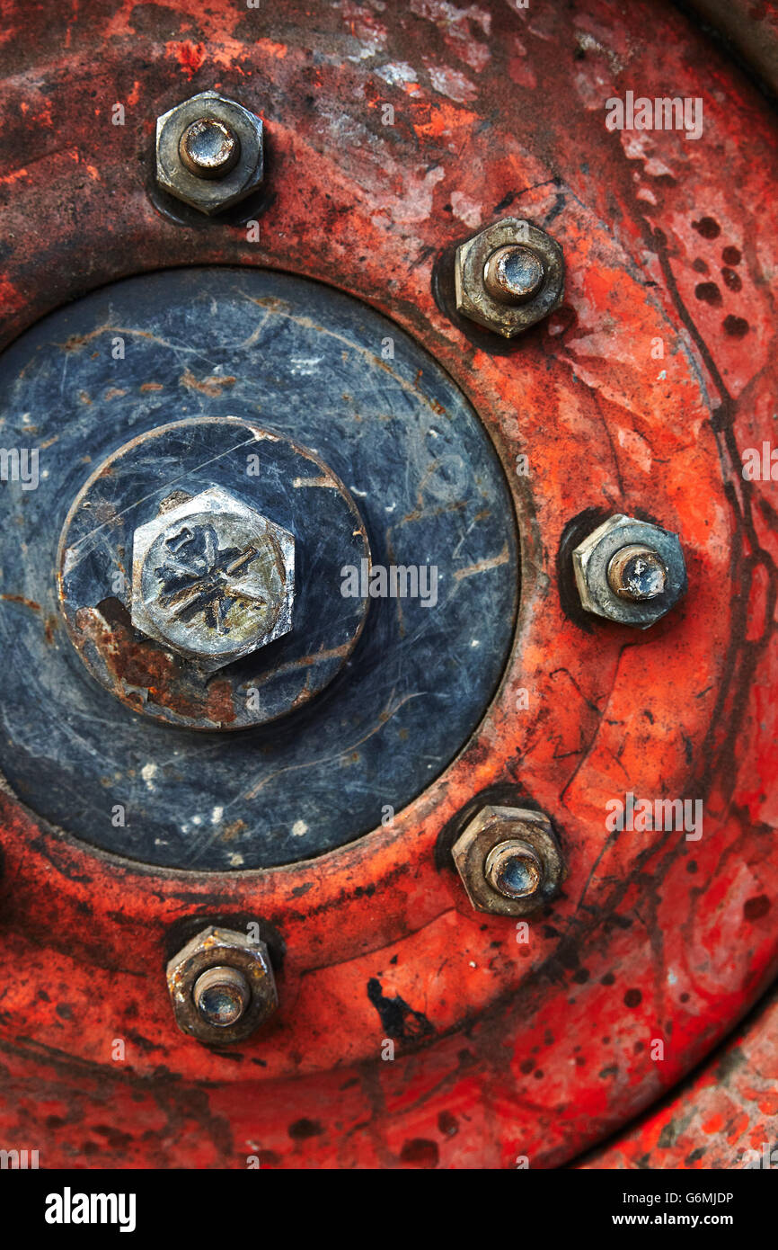 Abstrakte grafische Aufnahme eines Rades eines Traktors Stockfoto