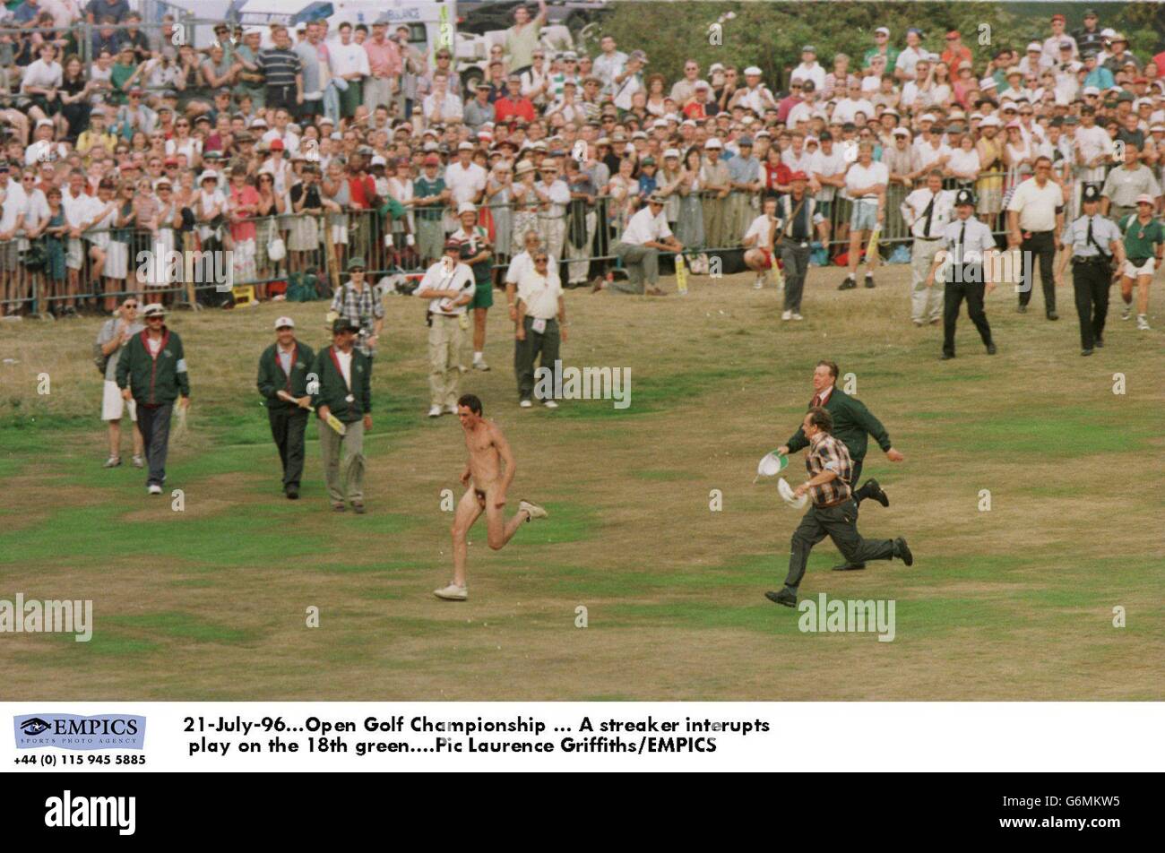 Golf Open Golf Championship. Eine Streaker-Zwischenfälle spielen auf dem 18. Grün Stockfoto